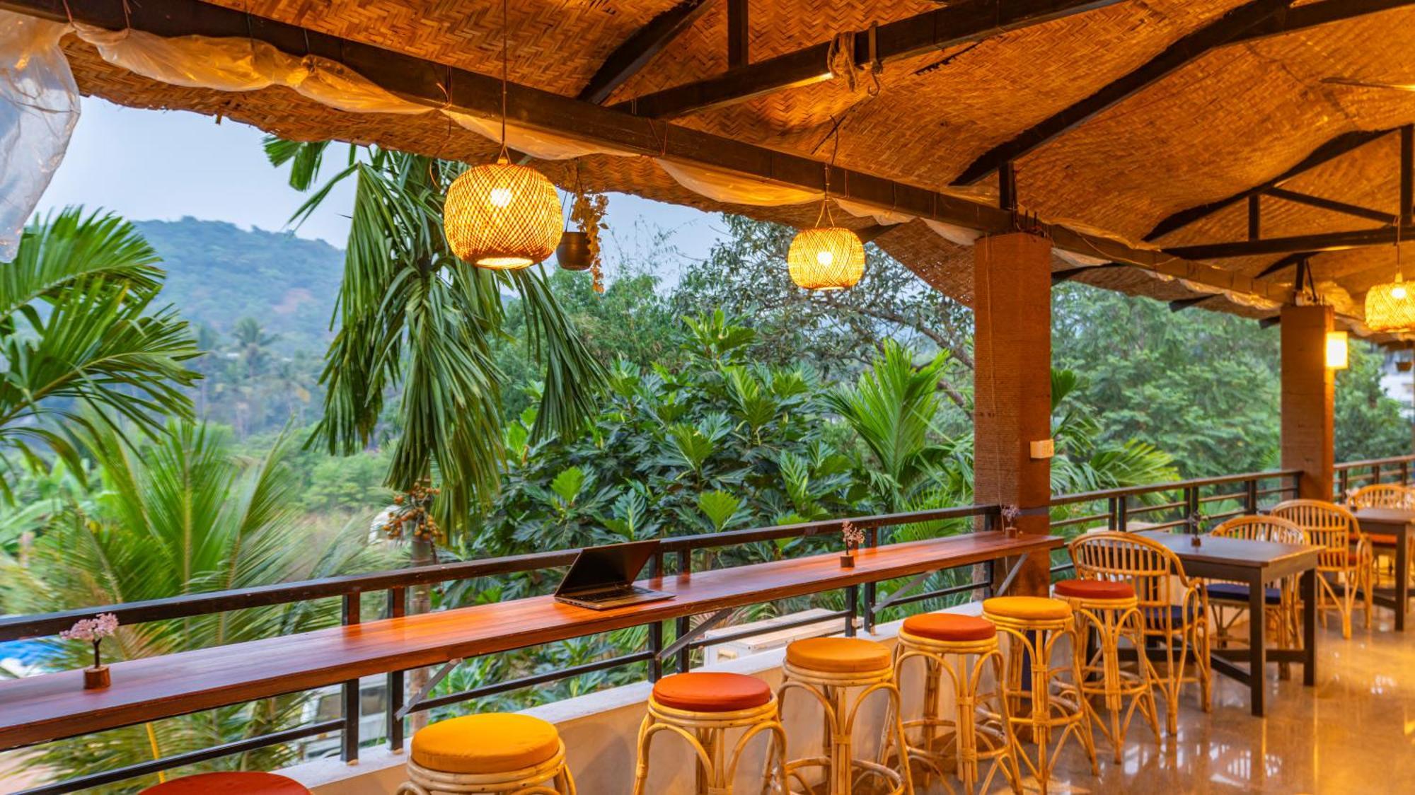 Madpackers Goa Anjuna - Bar Exterior photo