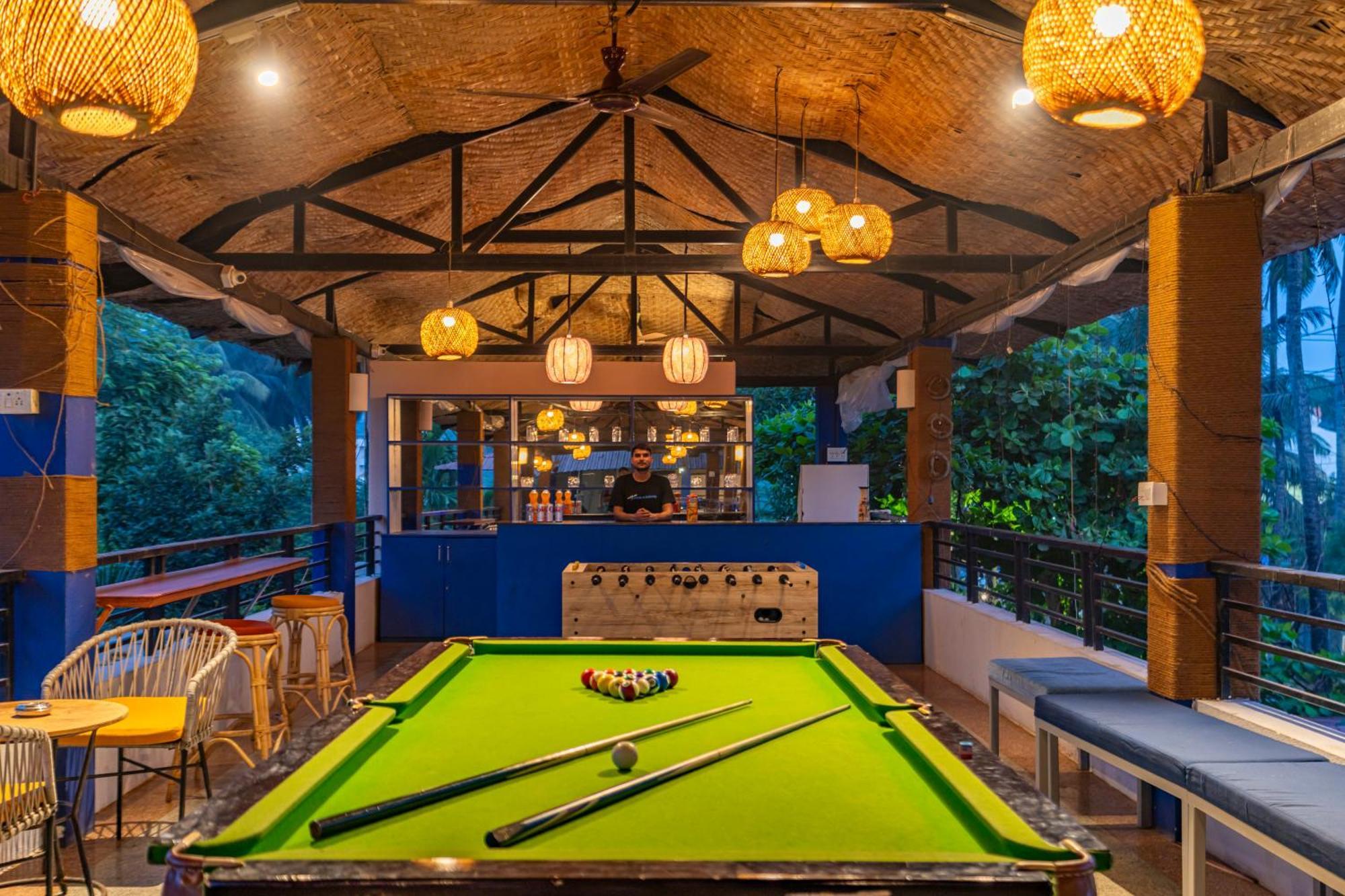 Madpackers Goa Anjuna - Bar Exterior photo